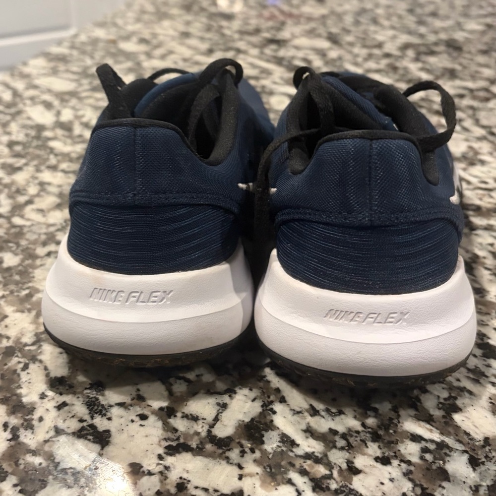 Men’s Nike- Flex Control TR4 sneakers - Picture 3 of 5